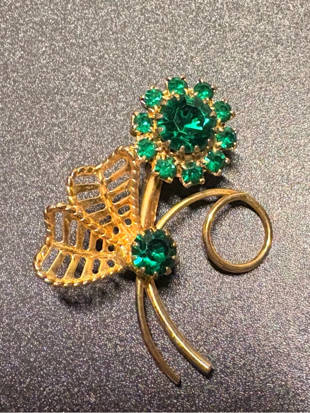 Source Unknown Gold Floral‎ Brooch with Emerald Green Crystals